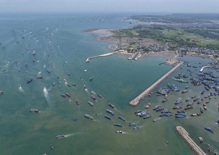 海南萬艘漁船出港“耕?！?>
     <p>海南萬艘漁船出港“耕?！?/p>
</a><a href=