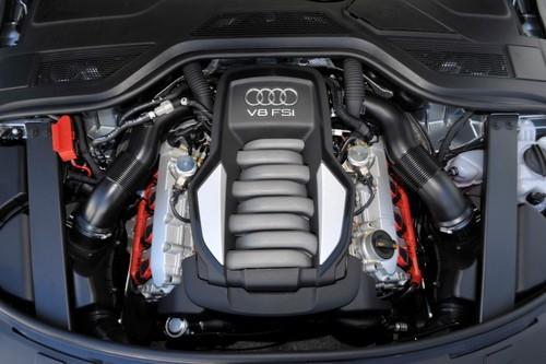 豪華車的準(zhǔn)則 海外試駕2011款?yuàn)W迪A8