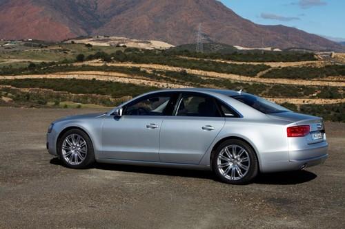 豪華車的準則 海外試駕2011款奧迪A8