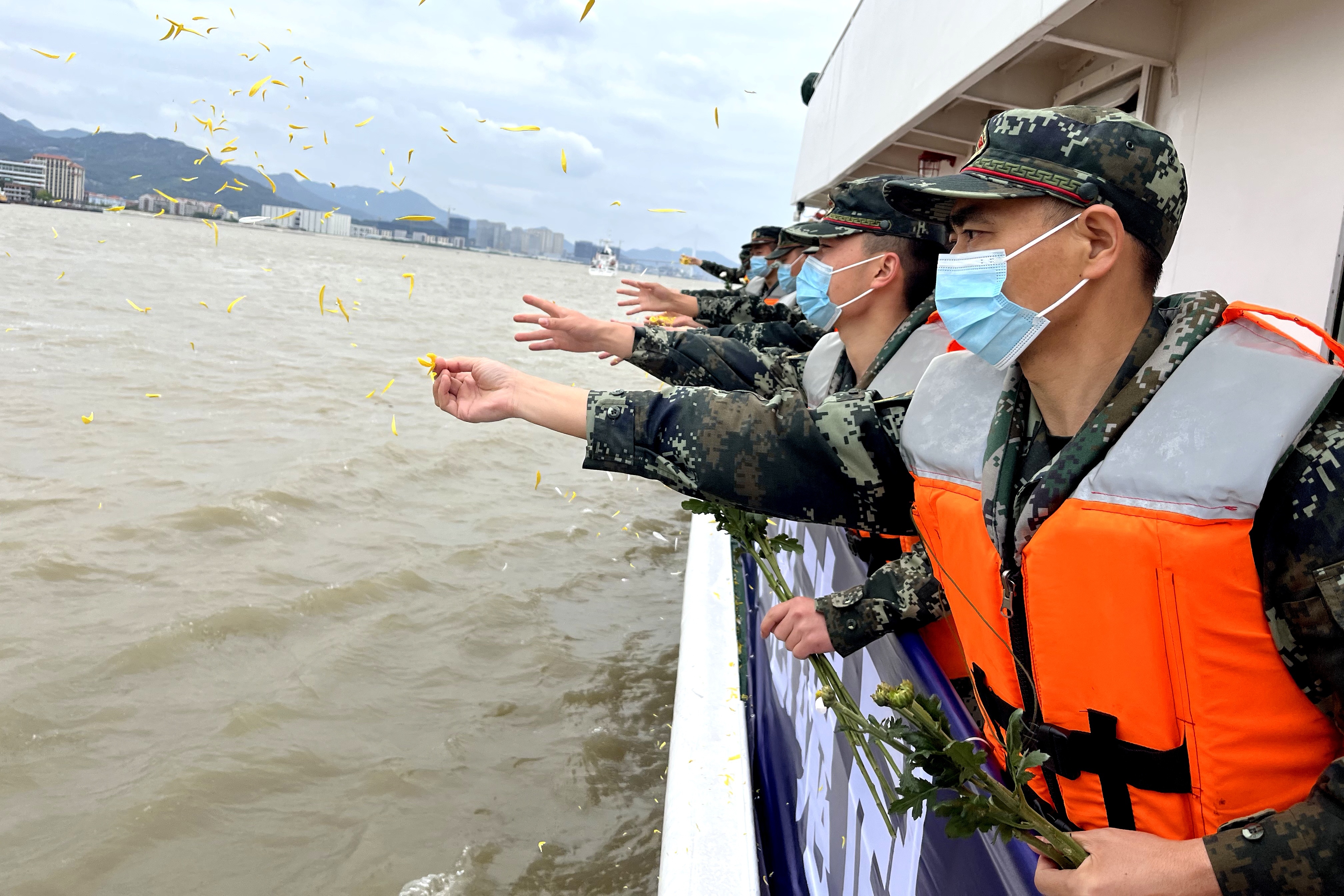 海上鳴笛、線上緬懷 福州海警多種方式祭英烈