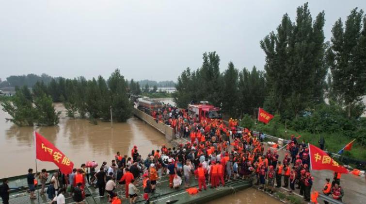 “逆行”重器中流擊水，創(chuàng)造救援速度奇跡<p>以精銳之“能”，護(hù)百姓之“安”，每一次極速救援，都是一場(chǎng)全力以赴，是承諾更是本色。<p>